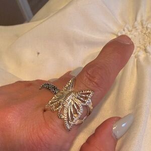 Elegant Silver Butterfly Ring
